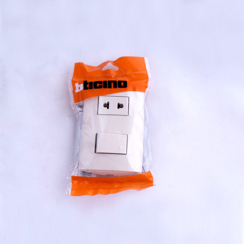 Ticino Style Interruptor + Tomacorriente Marfil
